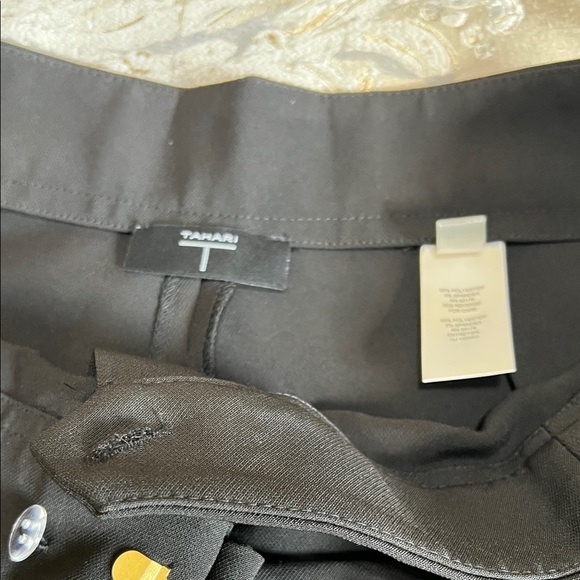 Women’s Black wide leg capris Pants - Picture 7 of 9